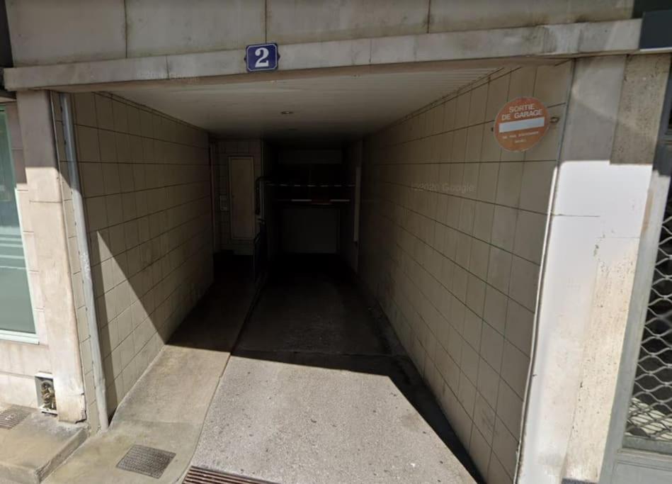 Le Jane : Centre Ville, Garage, Balcon Annecy Luaran gambar