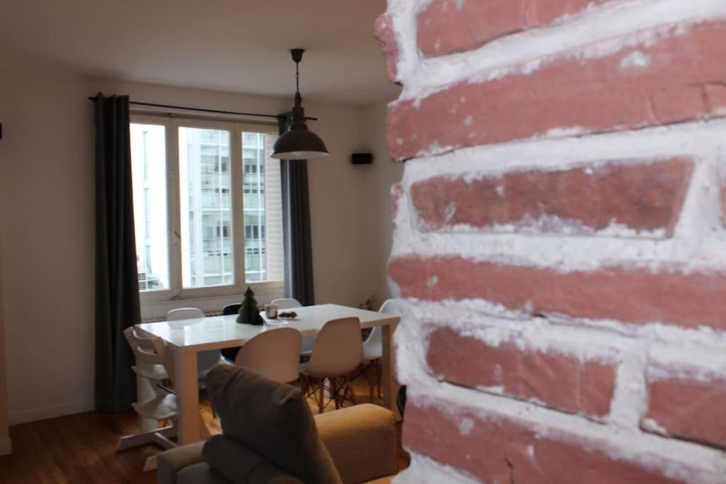 Le Jane : Centre Ville, Garage, Balcon Annecy Luaran gambar